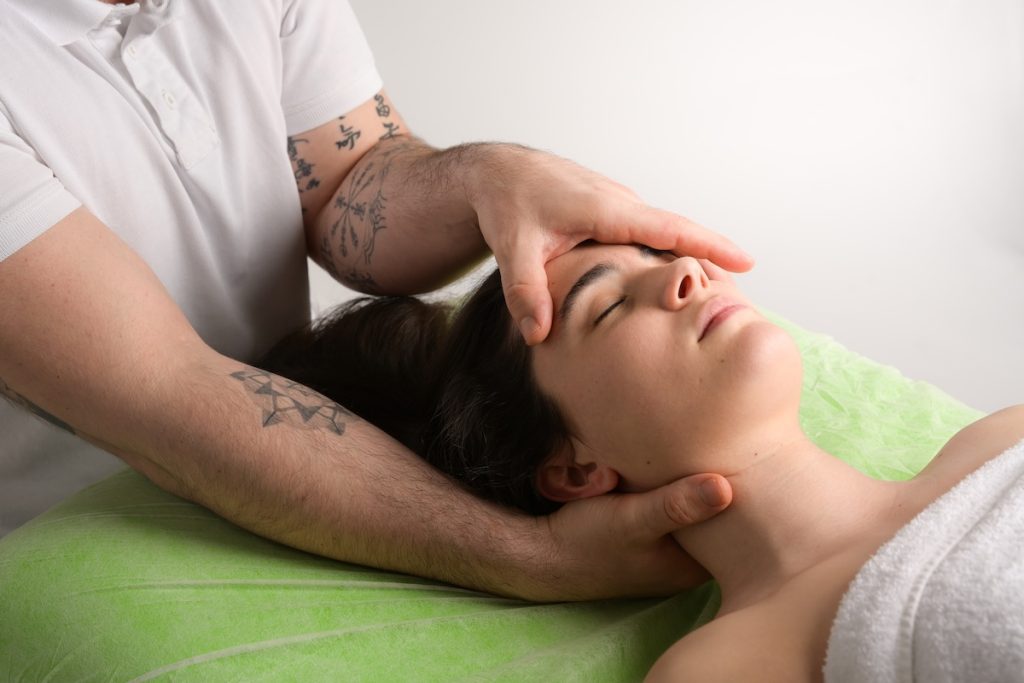 Sesión de osteopatía craneosacral con Daniel Rueda Navarro